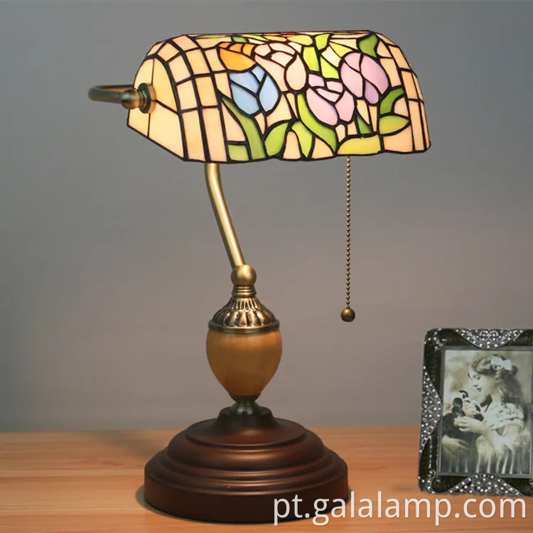 Luzes de bancos europeus, bares e cafés artísticos, lâmpadas de mesa nostálgicas